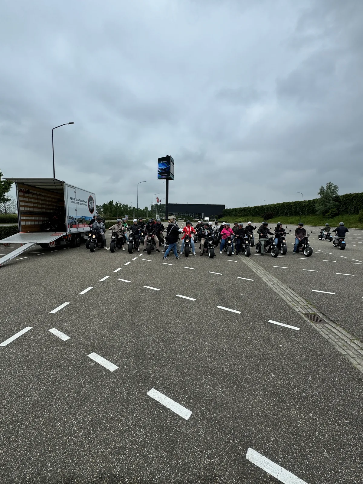 E-choppers gehuurd bij van der Valk Hoorn — E-Choppershuren.nl
