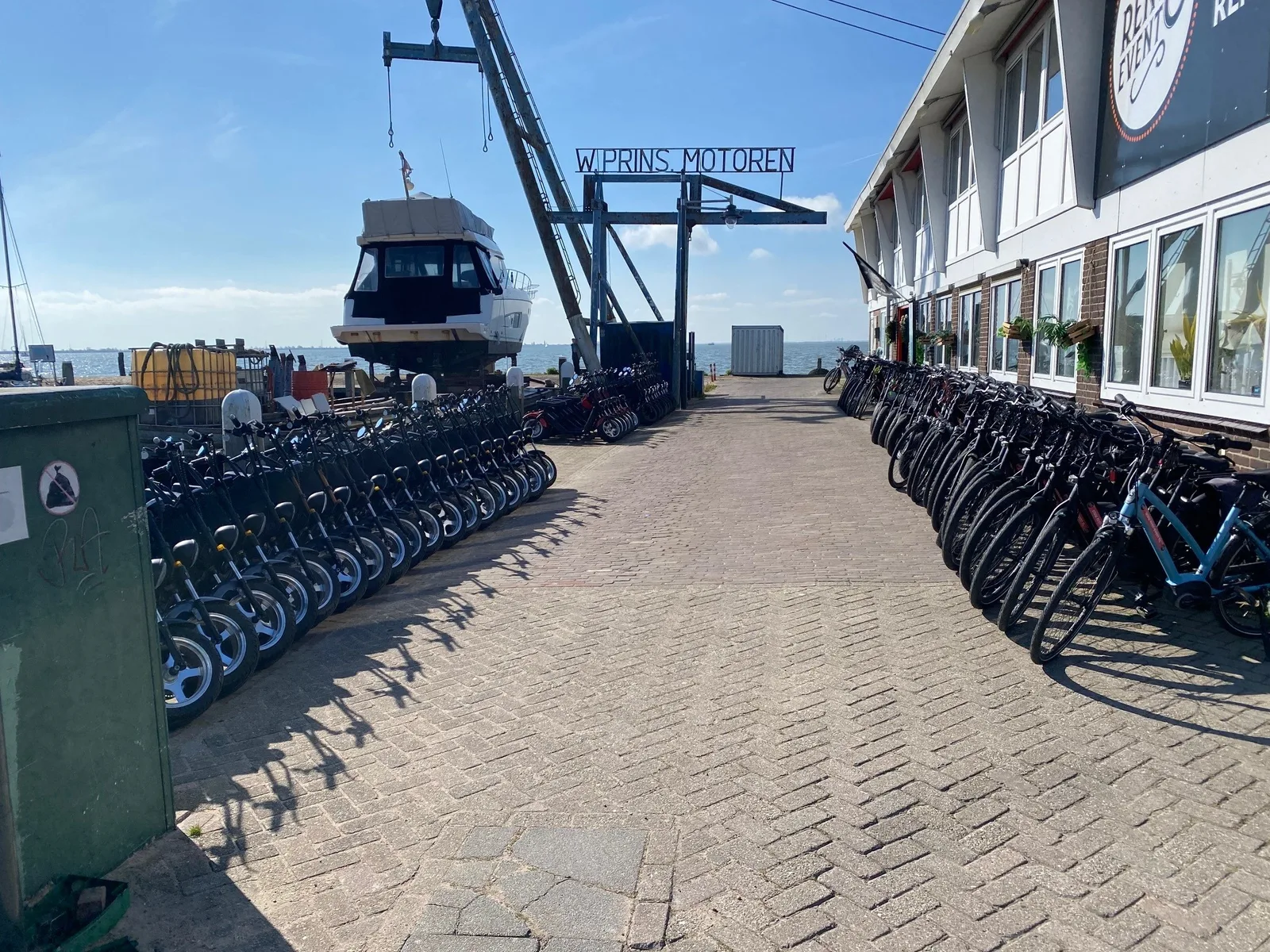 Fietsen huren in Volendam aan de haven — E-Choppershuren.nl