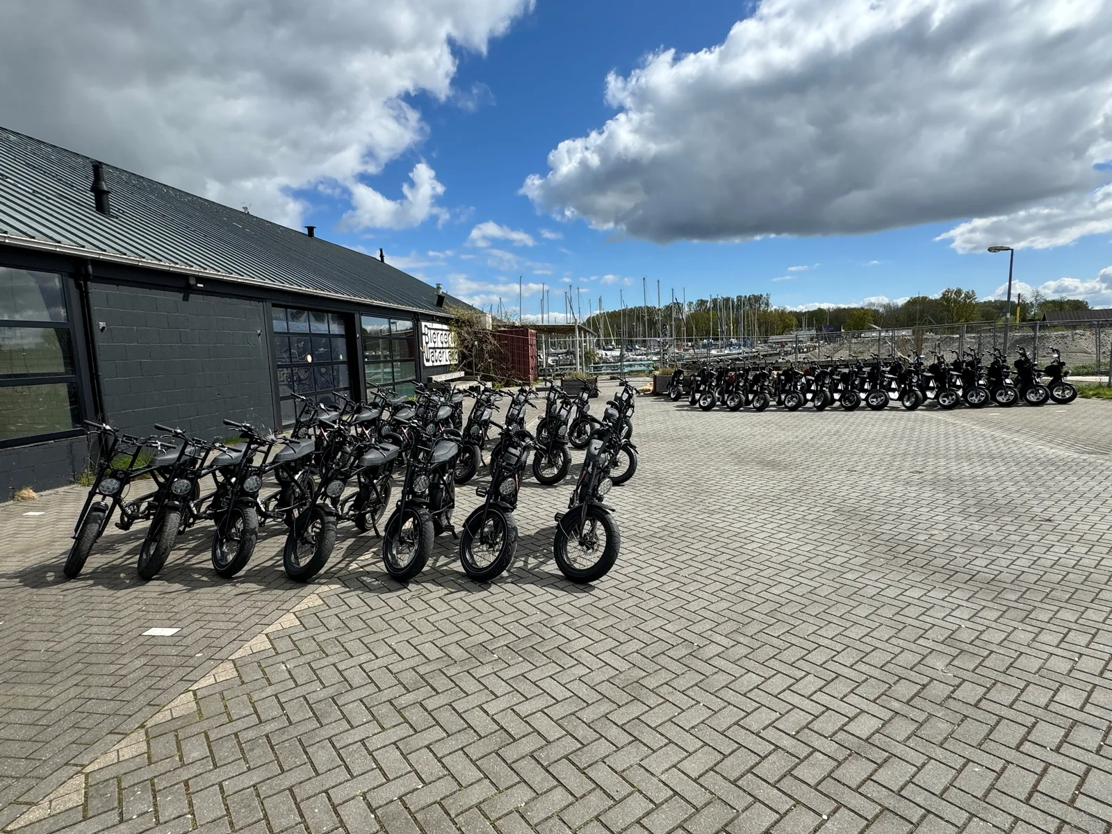 Fatbikes in Monnickendam — E-Choppershuren.nl
