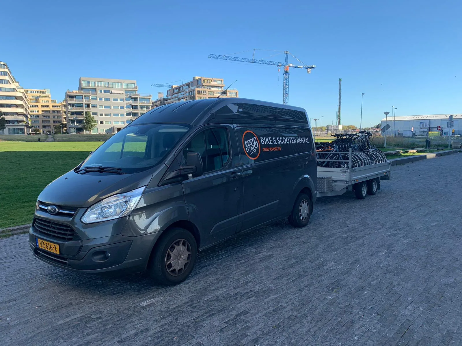Fietsen bezorgen op locatie voor groepsuitje — E-Choppershuren.nl