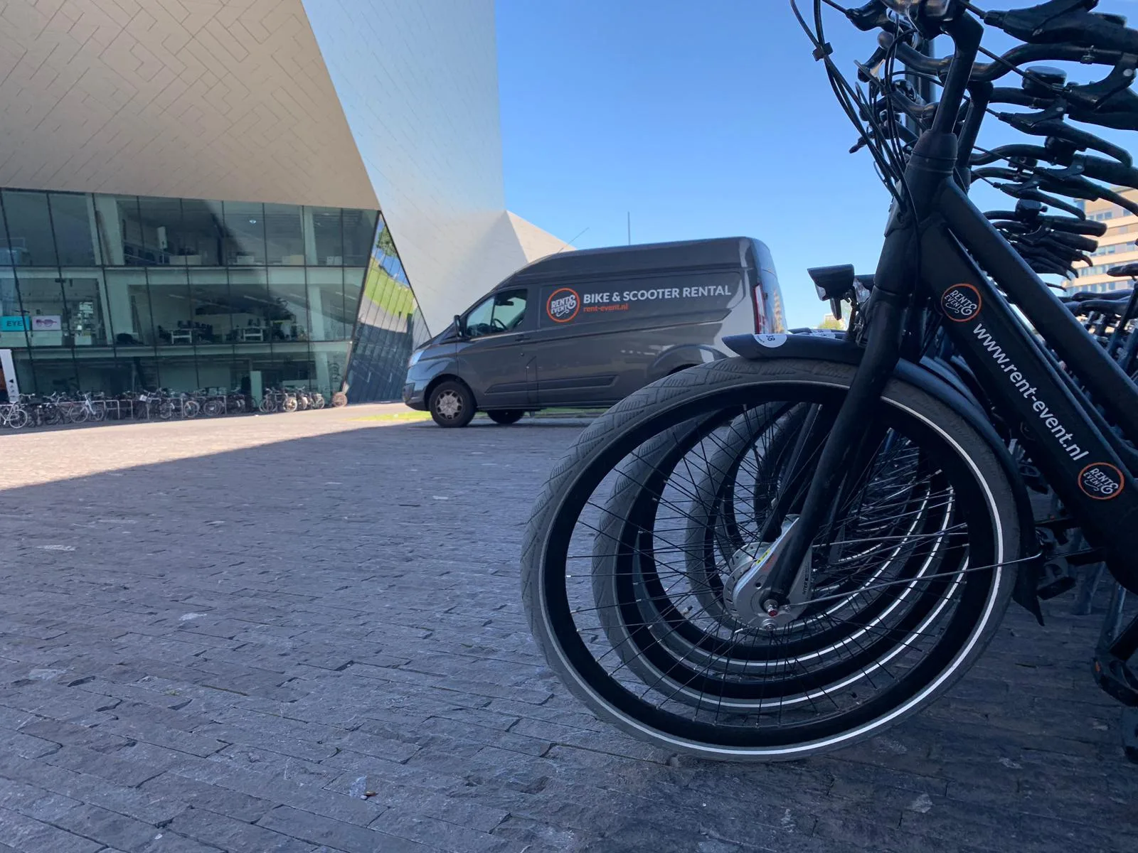 Stadsfietsen verhuur in Amsterdam centrum voor een groep — E-Choppershuren.nl