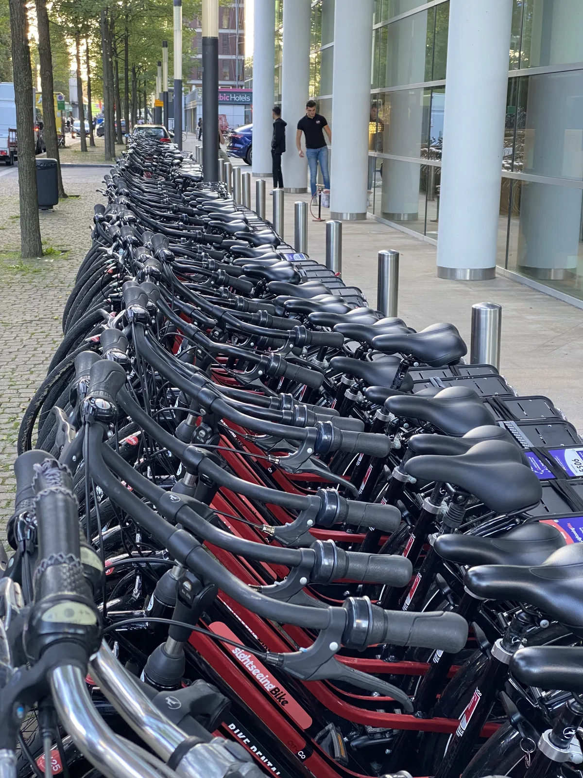 Fietsen huren voor groepsuitje door de stad — E-Choppershuren.nl